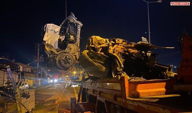 Diyarbakır’da feci kaza: Hurdaya dönen otomobilde 1 ağır yaralı