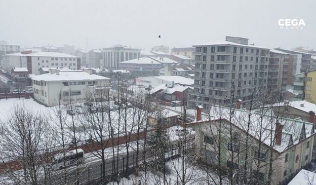 Bitlis’te eğitime kar engeli