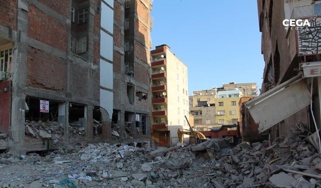 Diyarbakır’daki Dündar Apartmanı’nın 2 müteahhidi ve arsa sahibine hapis istemi