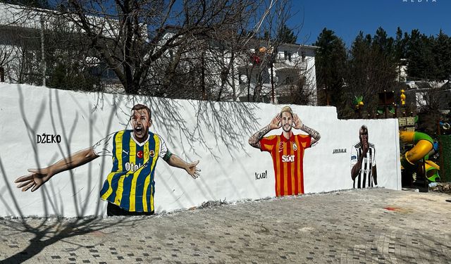 Diyarbakır Eğil'de duvarları futbolun yıldızları süsledi