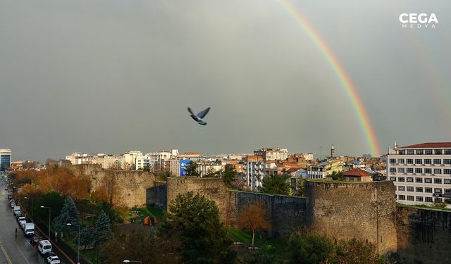 Diyarbakır'da göz kamaştıran gökkuşağı manzarası