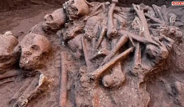 Kanalizasyon kazısı sırasında 1500 yıllık mezar bulundu