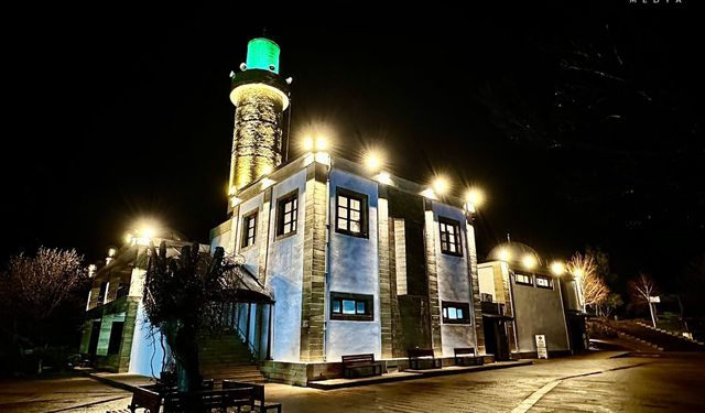 Diyarbakır'daki Peygamber Tepesi ışıl ışıl