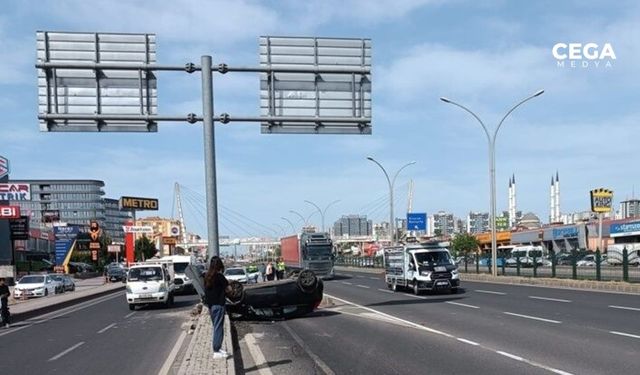 Diyarbakır’da kaza: Sürücü, takla atan otomobilden sağ çıktı