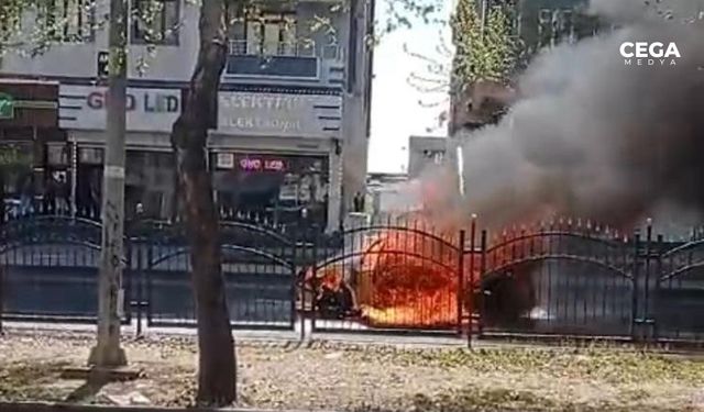 Diyarbakır'da hareket halindeki ticari taksi alev alev yandı