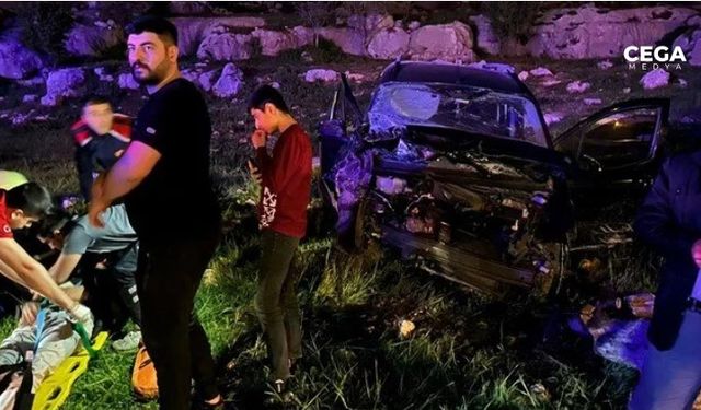 Mardin’de kaza sonrası otomobil alev aldı:  6 yaralı