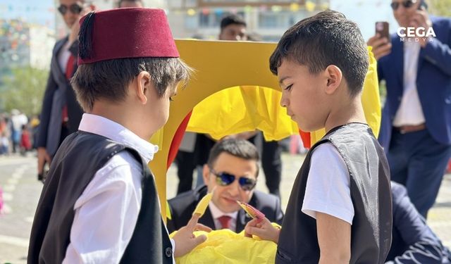 Diyarbakır’da öğrenciler ‘Kukla Şenliği’nde