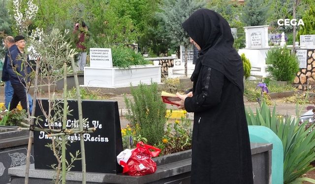 Diyarbakır’da deprem mezarlığında hüzünlü bayram