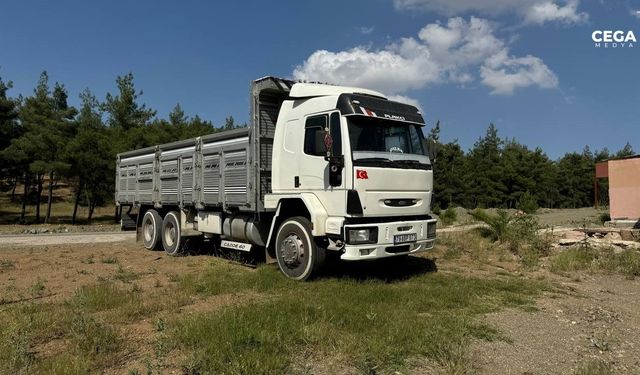 Kamyon hareket etti, 2 kişi hayatını kaybetti