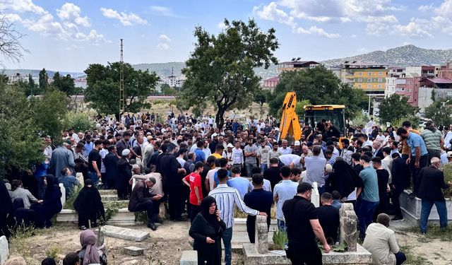 Kazada ölen 3 kişi Diyarbakır’da toprağa verildi