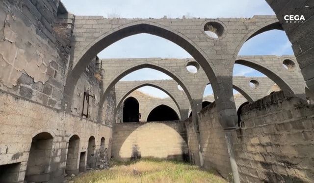 Diyarbakır'daki 500 yıllık Surp Sarkis Ermeni Kilisesi'nde restorasyon