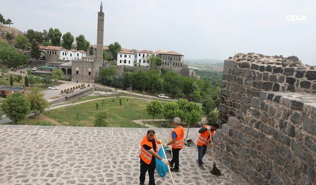 Diyarbakır’da tarihi mekanlar temizlendi