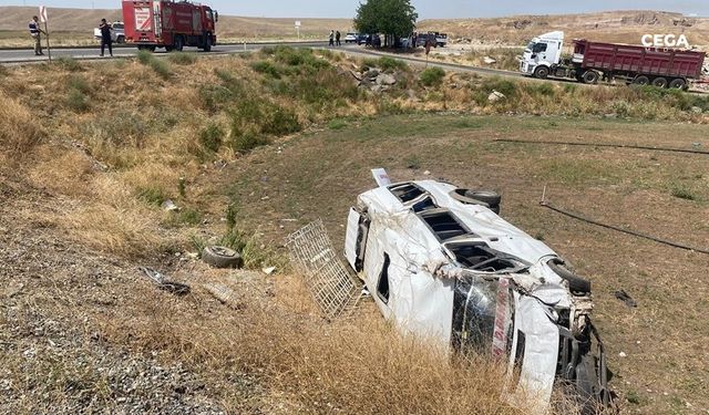 Diyarbakır Bismil'deki kazada 3’ü ağır 14 yaralı