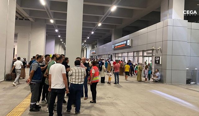Diyarbakır Havalimanında yürüyen merdiven kazası: 4 yaralı