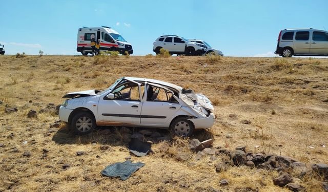 Diyarbakır'da otomobil şarampole yuvarlandı: 4 yaralı