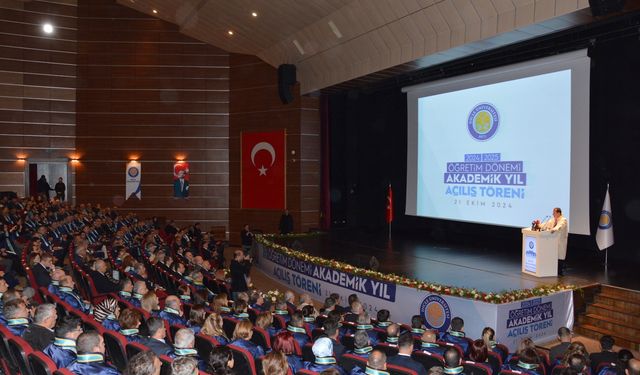 Diyarbakır'da akademik yıl 45 bin öğrenciyle başladı