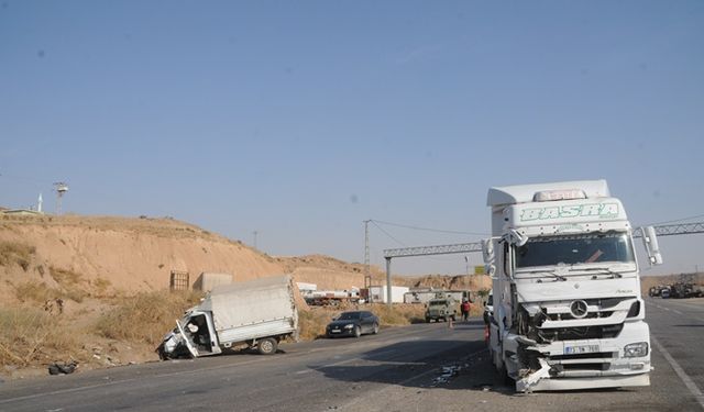 Şırnak’ta kaza: Tır ile kamyonet çarpıştı, 4 yaralı