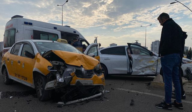 Diyarbakır'da yaralanmalı trafik kazası