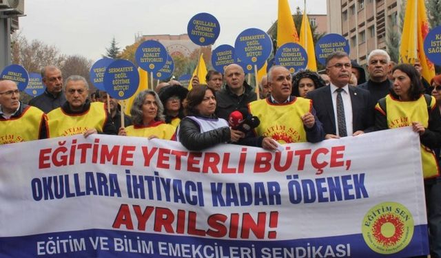 Eğitim Sen’den Milli Eğitim Bakanlığı önünde açıklama