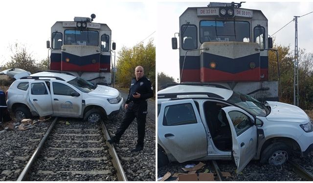 Yük treni araca çarptı, 2 yaralı