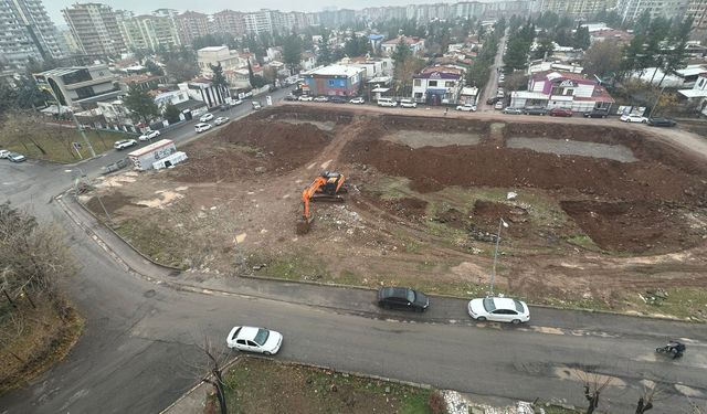 Diyarbakır’da, park ve yeşil alana plaza iznine tepki