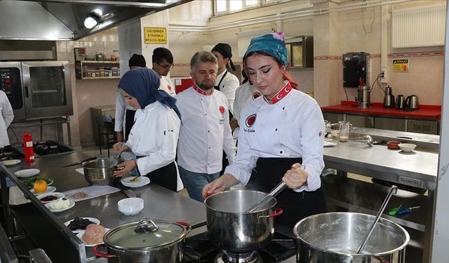 Diyarbakır'da geleceğin lezzet taşıyıcıları yarıştı