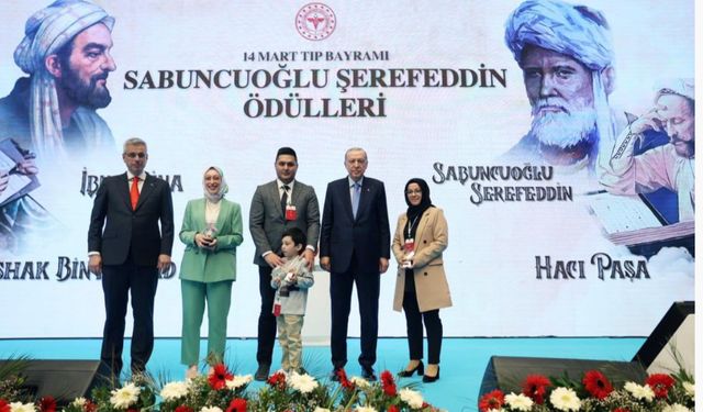Görevli doktora Cumhurbaşkanı Erdoğan’dan ödül