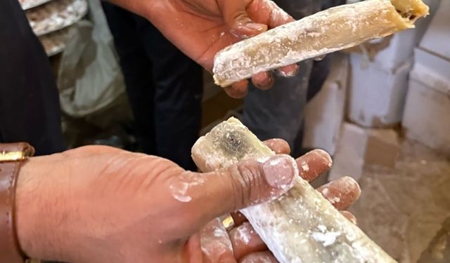 Tarihi geçmiş 2 ton lokum ele geçirildi