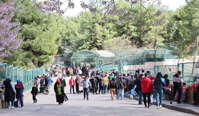 Bayramda 150 bin ziyaretçiyi ağırladı