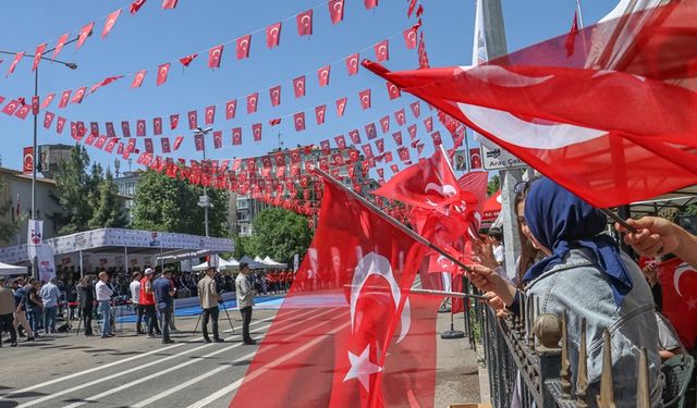 Diyarbakır ve Mardin'de 19 Mayıs kutlamaları