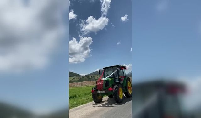 Traktörü düğün arabası yaptılar
