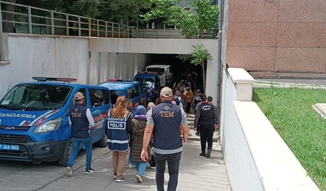 FETÖ operasyonunda 77 tutuklama