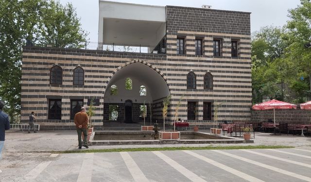 Diyarbakır Gaziköşkü için 42 kazık çakıldı
