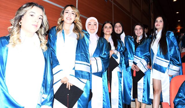 Diyarbakır'da gençler gökyüzüne uğurlandı