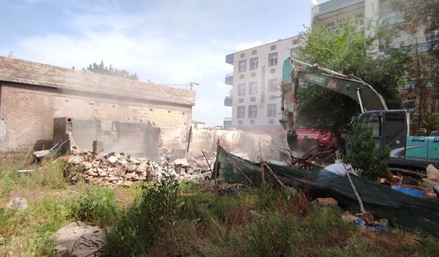 Şanlıurfa'da yıkım: Böylesi ilk defa görüldü