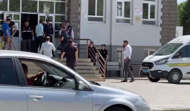 Silahlı saldırıya uğrayan öğretmen yaşamını yitirdi