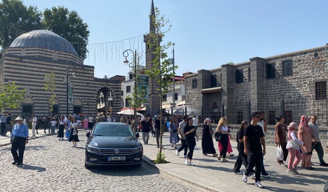 Diyarbakır’da toplanıp 3 ile ihraç ediliyordu