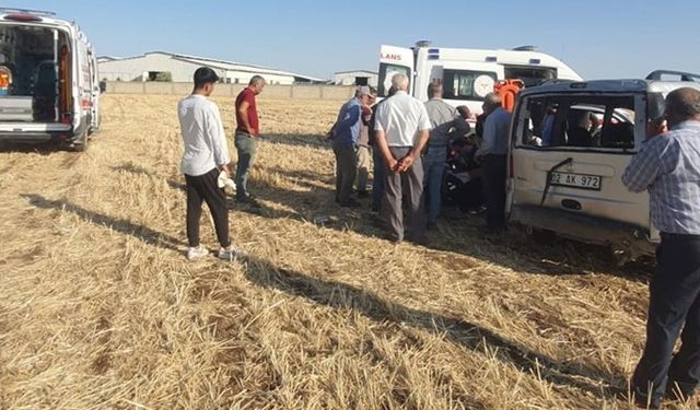 Adıyaman’da hafif ticari araç takla attı: 2 yaralı