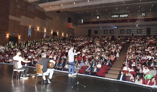 Diyarbakırlı sanatçı özel günde yalnız bırakmadı