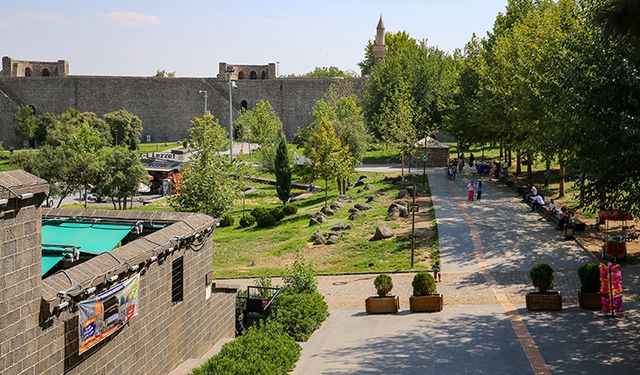Diyarbakır'ı 300 yıl takibe aldılar