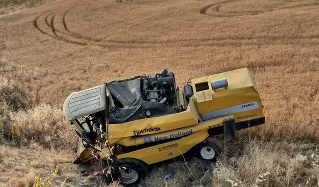 Biçerdöver ile otomobilin çarpıştığı kazada 3 yaralı