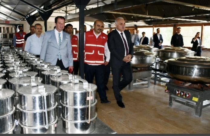 Diyarbakır'da her gün 600 kişiye yemek