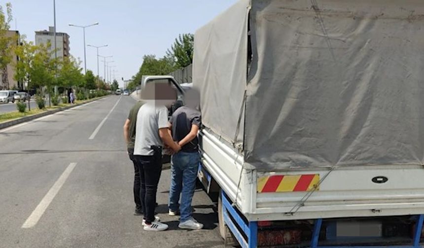 Diyarbakır'da İnsan kaçakçılarına operasyon