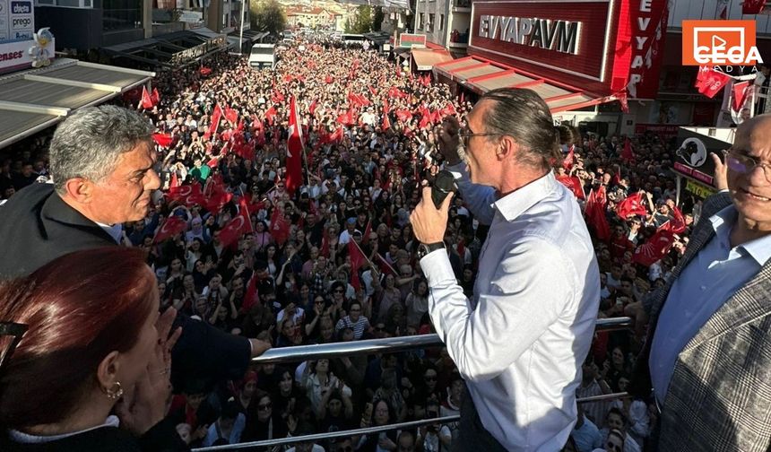 Erdal Beşikçioğlu seçim zaferini erik dalı oynayarak kutladı
