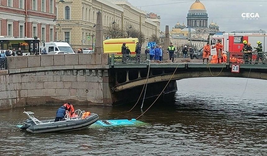 Yolcu otobüsü nehre uçtu: 4 can kaybı