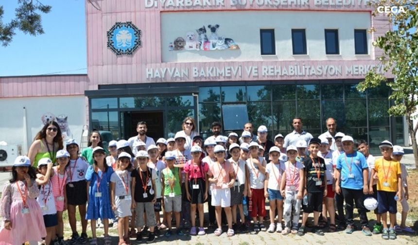 Çocuklar Diyarbakır’da Hayvan Bakımevi ve Rehabilitasyon Merkezi’ni gezdi