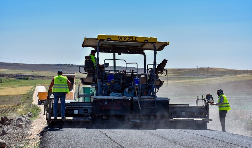 Diyarbakır’da 6 mahallenin grup yolunda asfalt çalışması