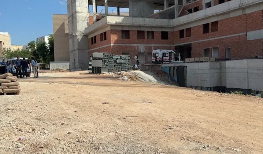 Şanlıurfa'da inşaattan düşen işçi yaşamını yitirdi