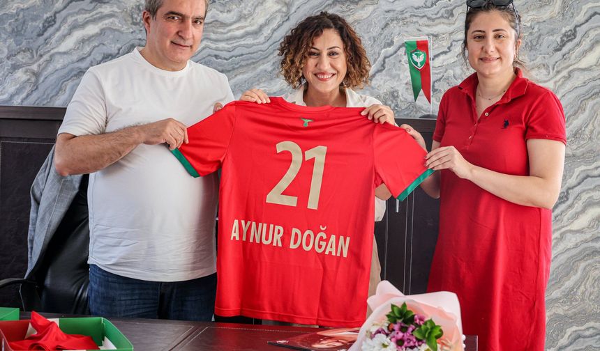 Diyarbakır'a geldi, Amedspor'u ziyaret etti